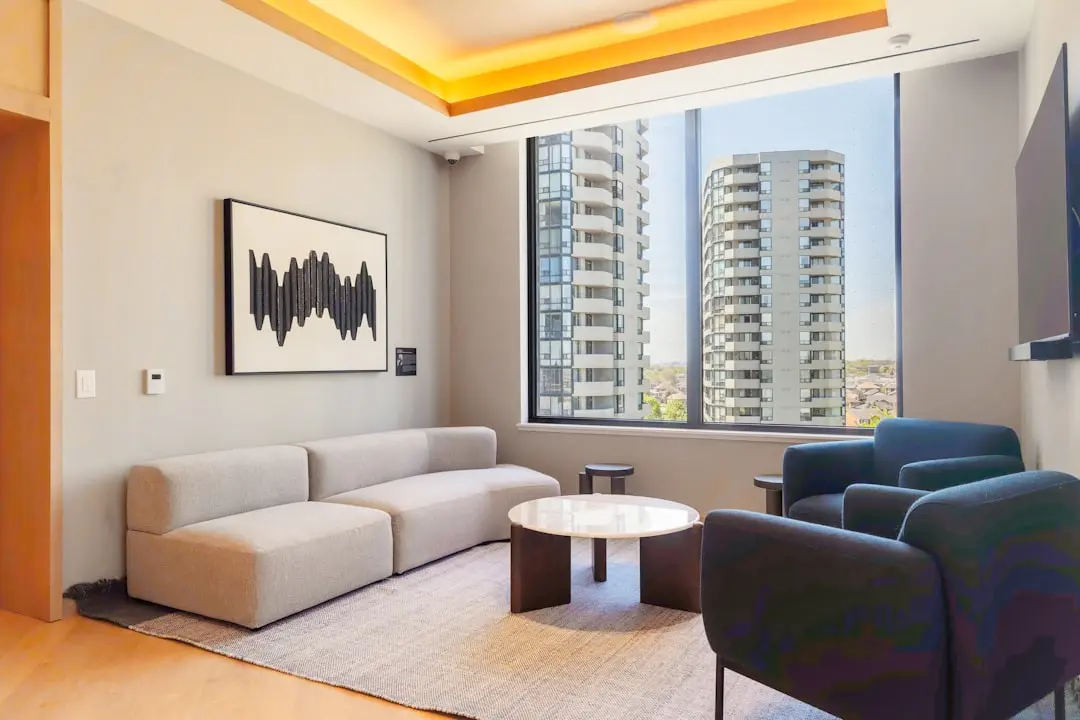 RUSTOMJEE PARAMOUNT, Khar West, Mumbai — Photo 8